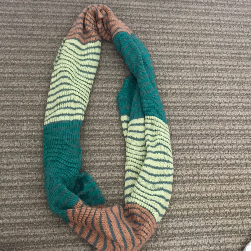 Infinity scarf